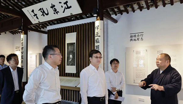 尊龙凯时[苏州景物园林设计,苏州景物园林施工,苏州文物古建修缮,苏州香山制造,苏州园林设计,苏州景物园林设计,苏州园林制造,苏州景物园林制造,苏州古修建修复]