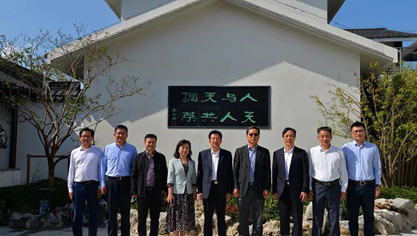 尊龙凯时[苏州景物园林设计,苏州景物园林施工,苏州文物古建修缮,苏州香山制造,苏州园林设计,苏州景物园林设计,苏州园林制造,苏州景物园林制造,苏州古修建修复]