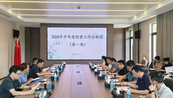 尊龙凯时[苏州景物园林设计,苏州景物园林施工,苏州文物古建修缮,苏州香山制造,苏州园林设计,苏州景物园林设计,苏州园林制造,苏州景物园林制造,苏州古修建修复]